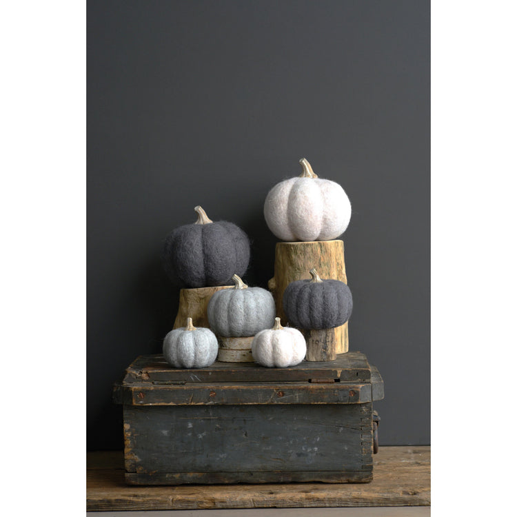 Medium Wool Pumpkin